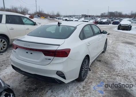 2024 Kia Forte Gt-Line z USA, uszkodzony, nr VIN 3KPF54AD3RE717680